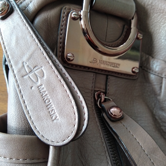 B. Makowsky purse - Picture 3 of 9